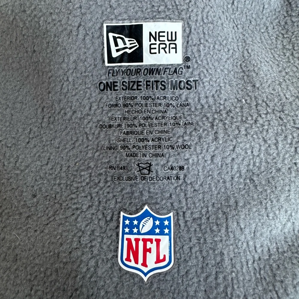 New Era Dallas Cowboys || Gray Beanie with Pom Pom one size fit all